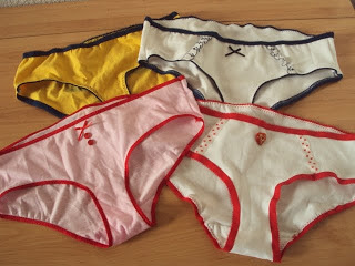 30 + {FREE} Underwear tutorials and patterns - Sew Guide