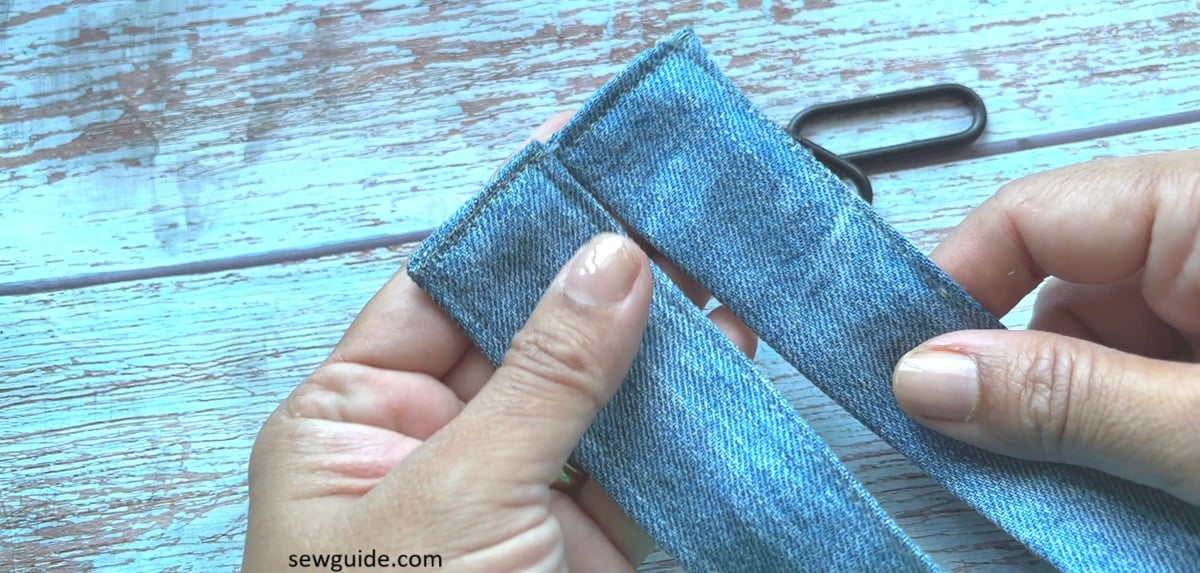 the ends of the fabric strap for the belt
