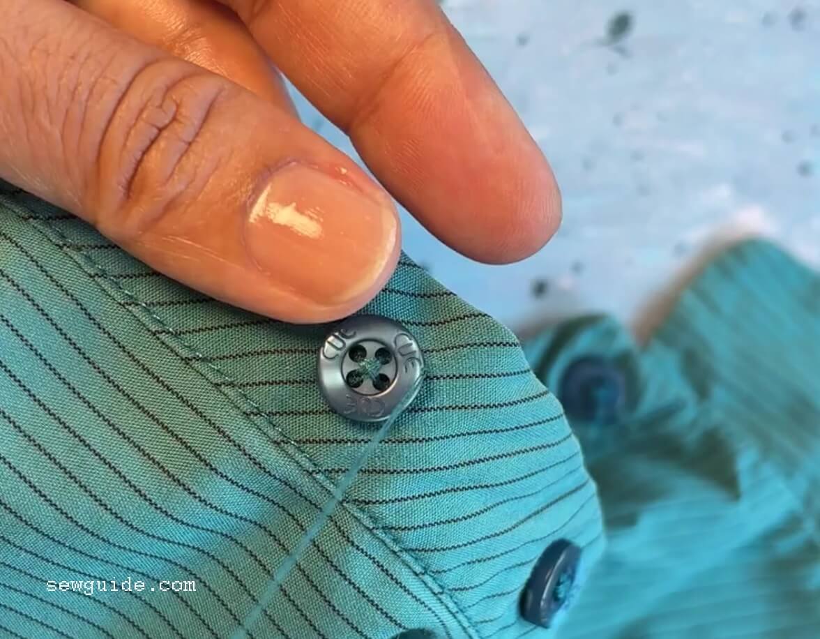 make a thread shank on the back of the button