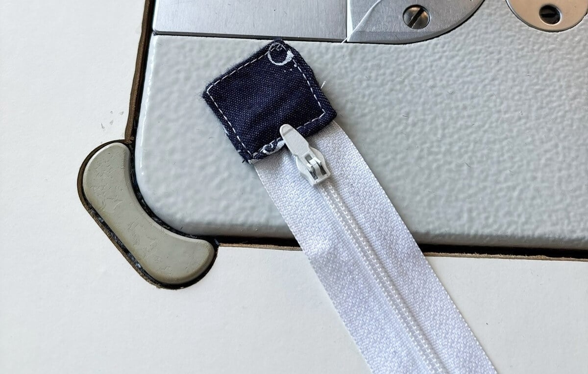 zipper tab