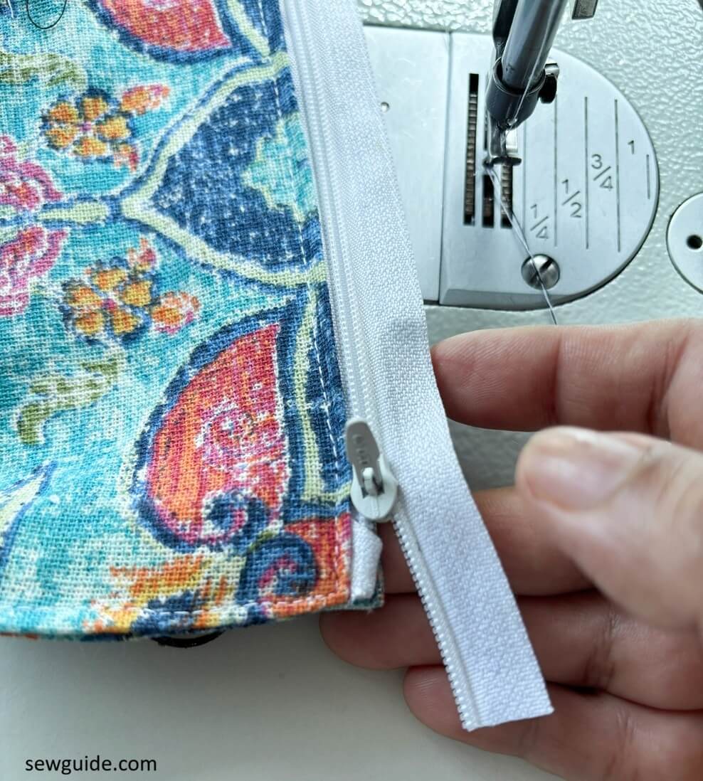 zipper tab with the zipper tape
