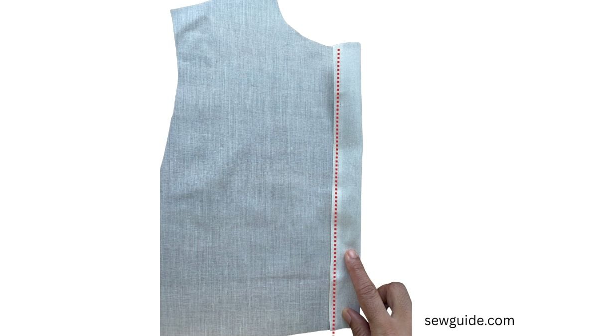 fold the box pleat for button stand