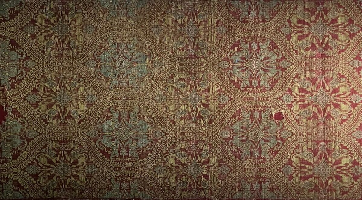 textile on the qatar cultural museum